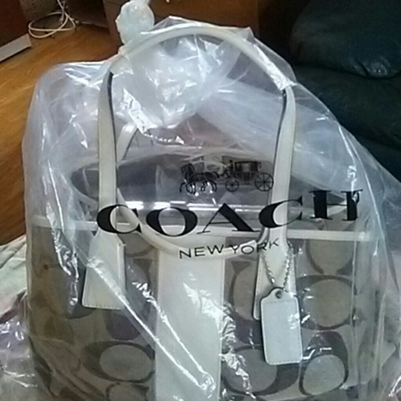 Coach purse - Picture 7 of 7